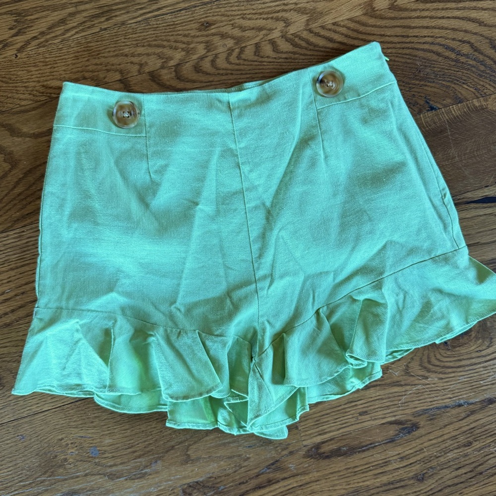NWT. Rare Green English Factory Endless Shorts. Medium.